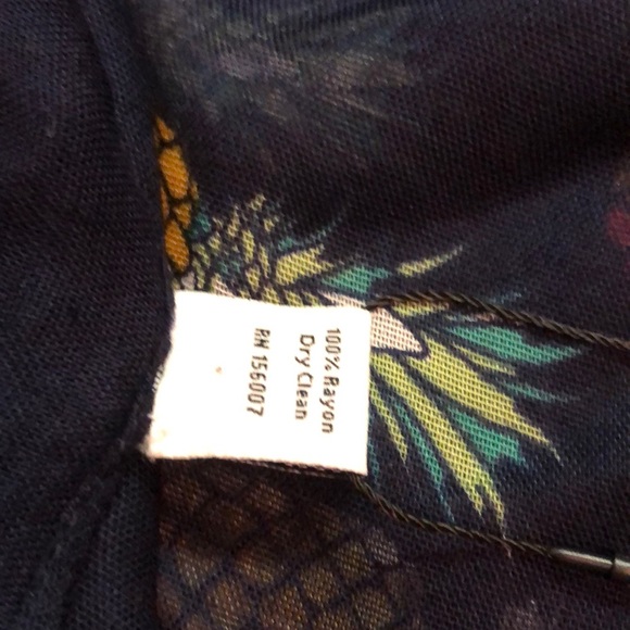 Vera Bradley Soft Fringe Scarf 100% Rayon Toucan Party Print 30”W x 72” L NWT - Picture 6 of 16